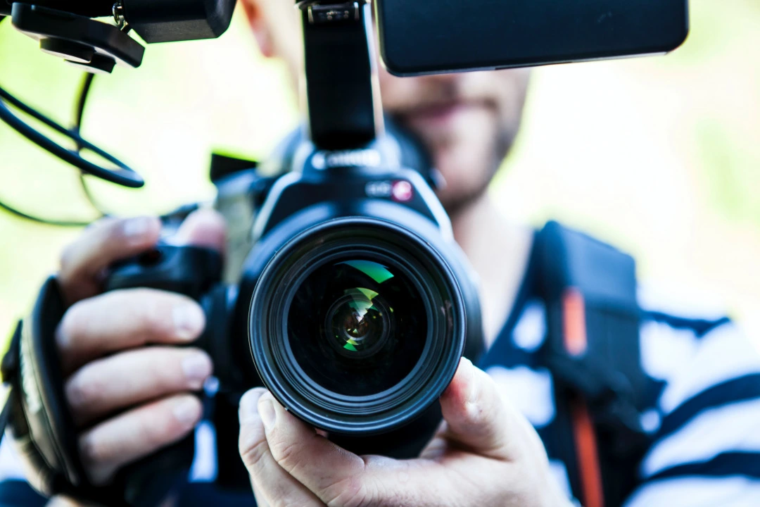 camera lens front
