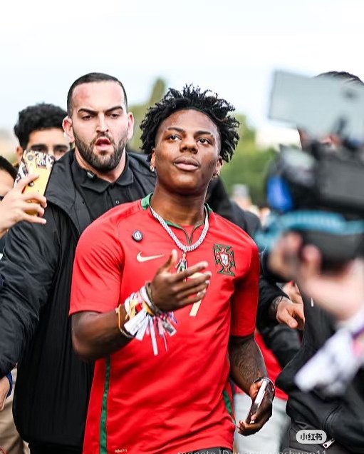 Influencer with red headphones streaming live from a pagoda in China
