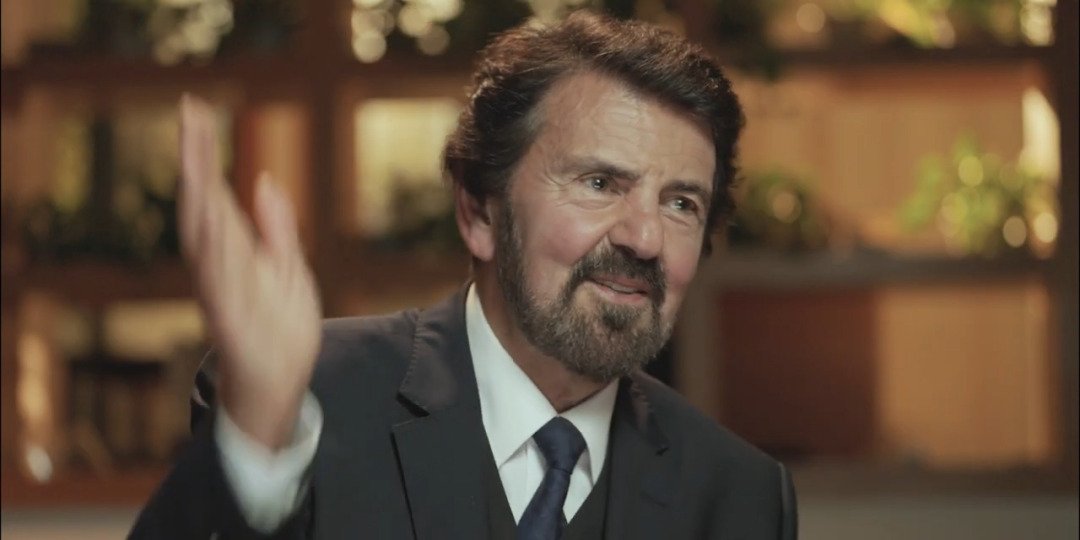 Nikos Logothetis awards Russian VYZOV Prize