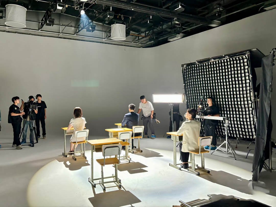 Video shooting fixer China filming a stage class in a professional studio