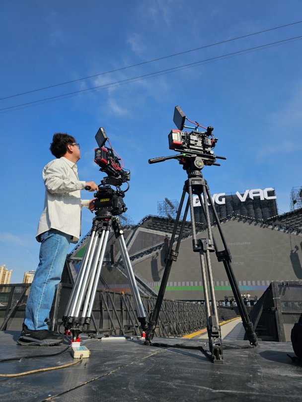 Two professional cameras set up at VAC Festival main stage, coordinated by Alchemist Films working with German production company
